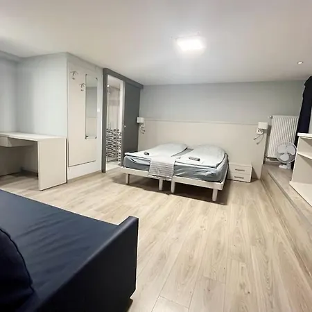 Budapest- Podmaniczky Unit 5 アパート